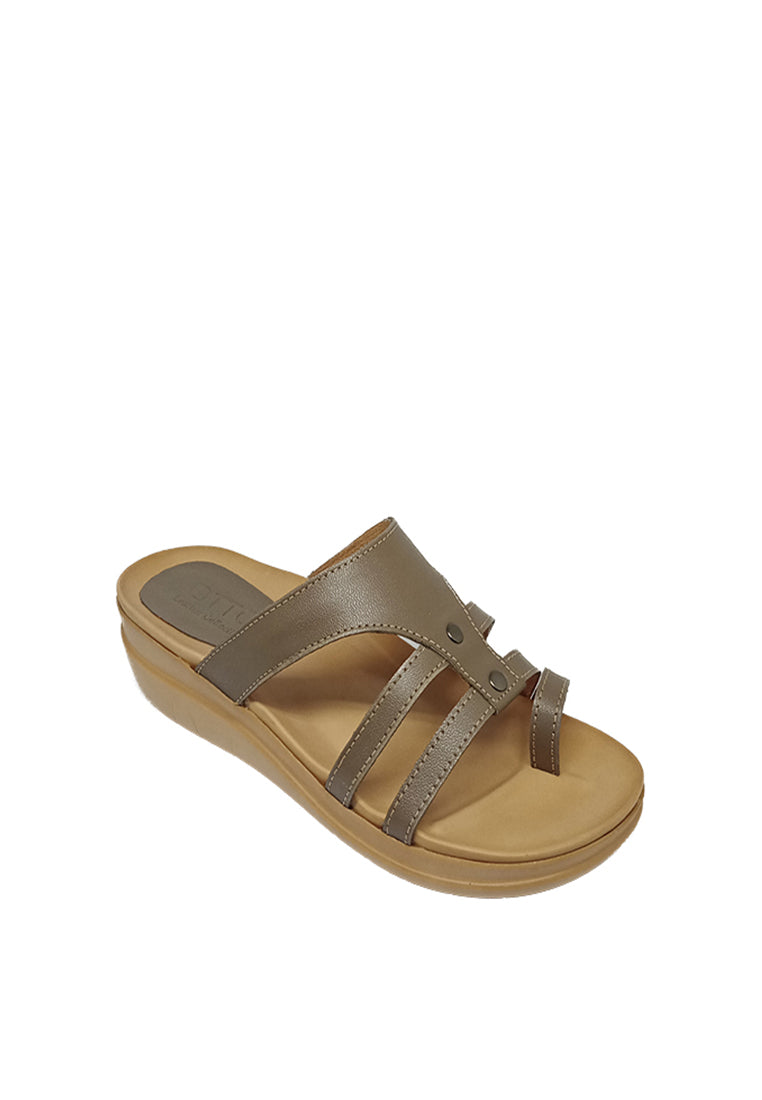MID WEDGE SANDALS IN TAUPE
