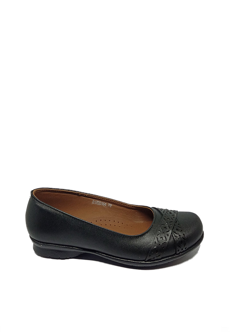 SLIP ON BLACK SHOES
