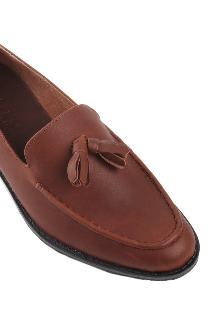 WINCENT GENUINE LEATHER TASSEL LOAFERS