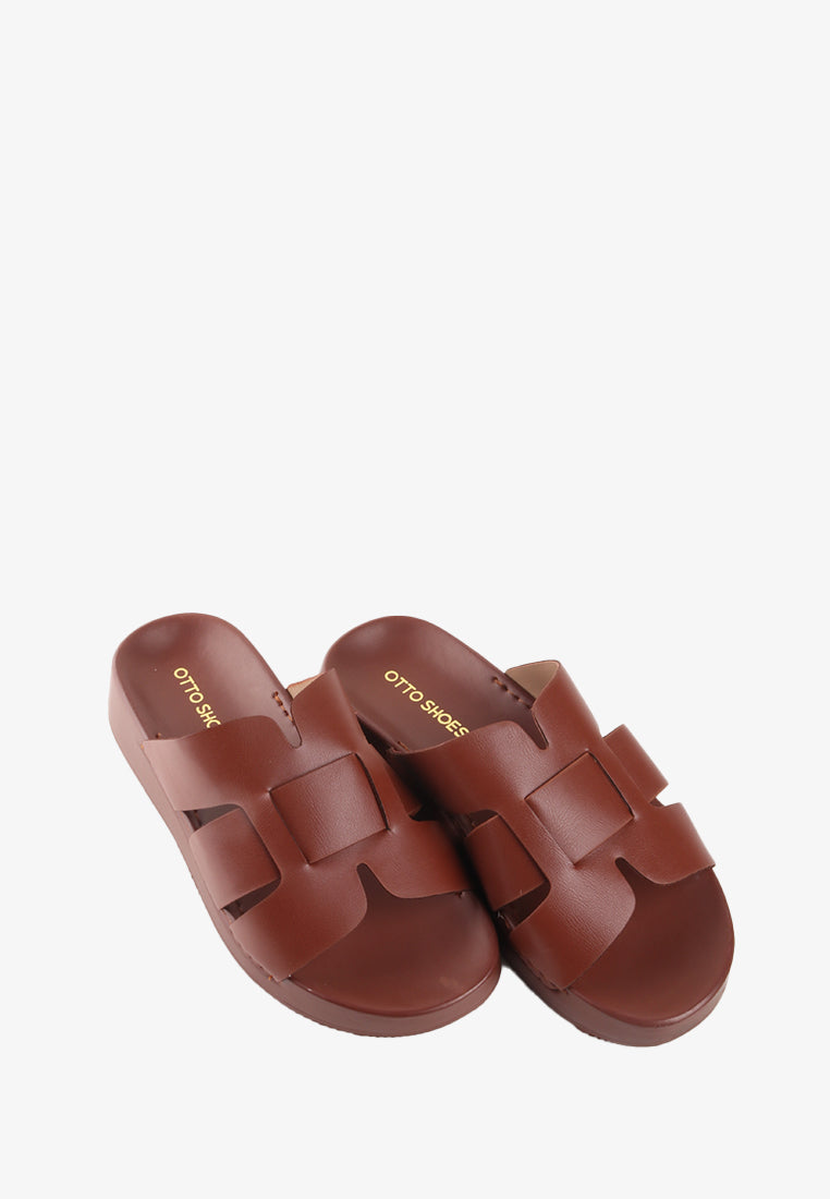 YUKEE SLIDE SANDALS