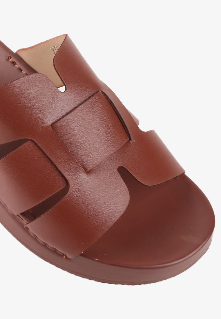 YUKEE SLIDE SANDALS