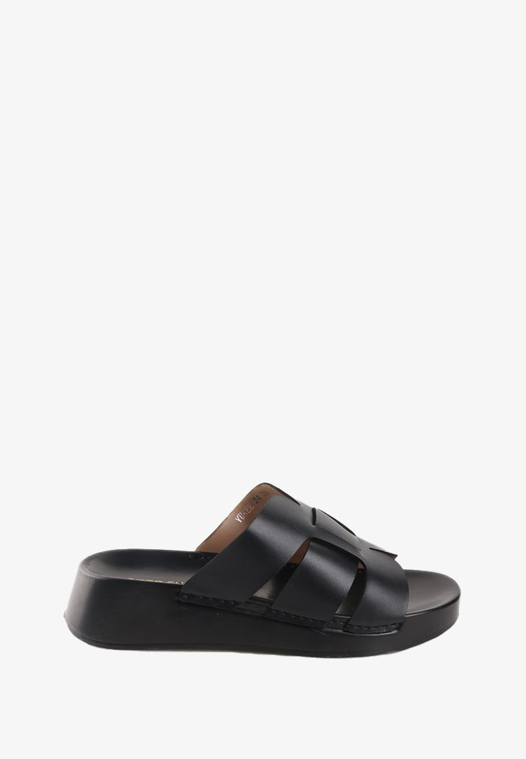 YUKEE SLIDE SANDALS