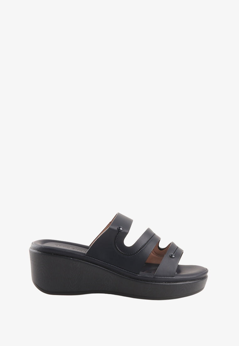 LEONNA TRI STRAP SANDALS