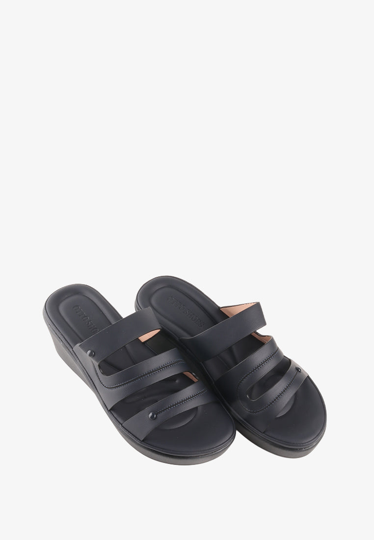 LEONNA TRI STRAP SANDALS