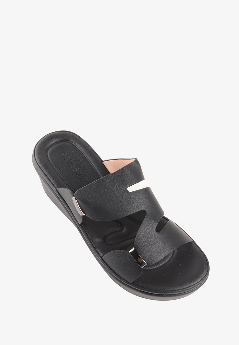 DANA CROSS SLIDE SANDALS