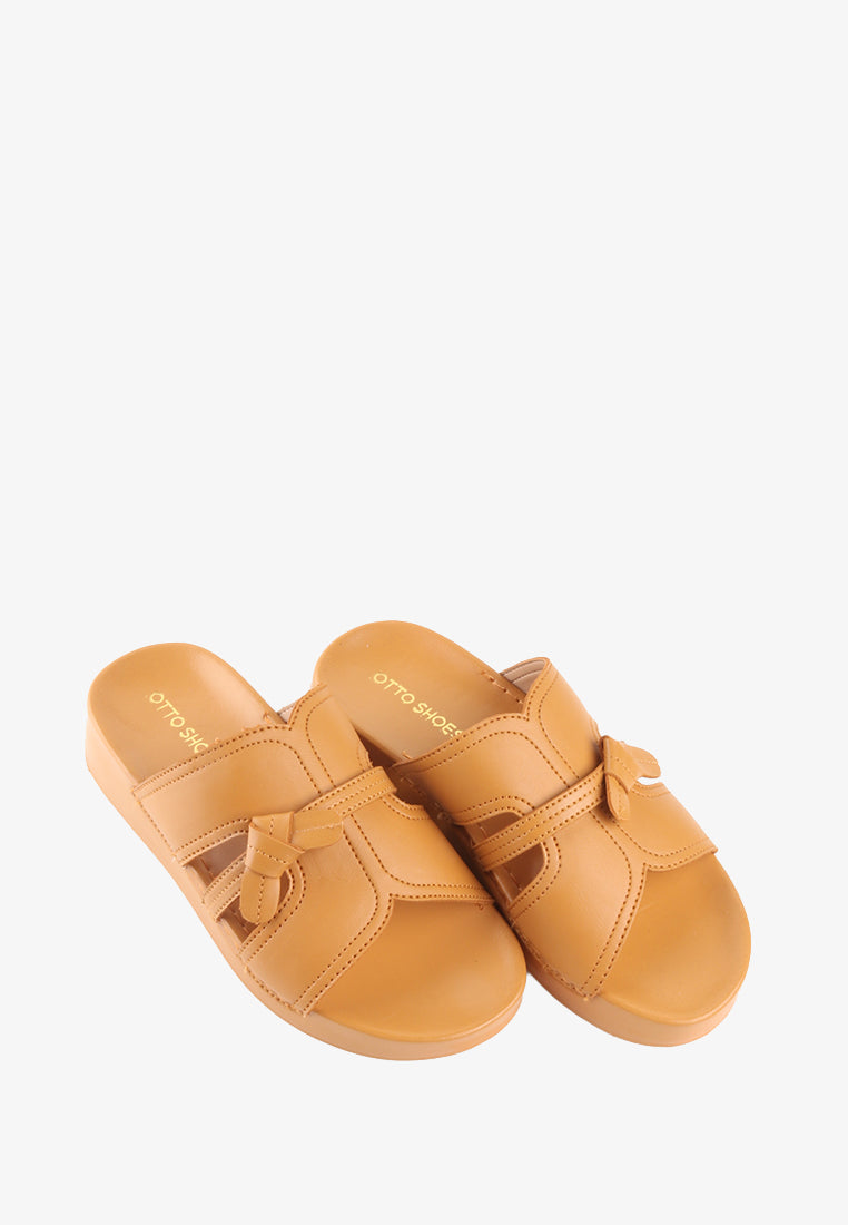KIM WIDE STRAP SANDALS