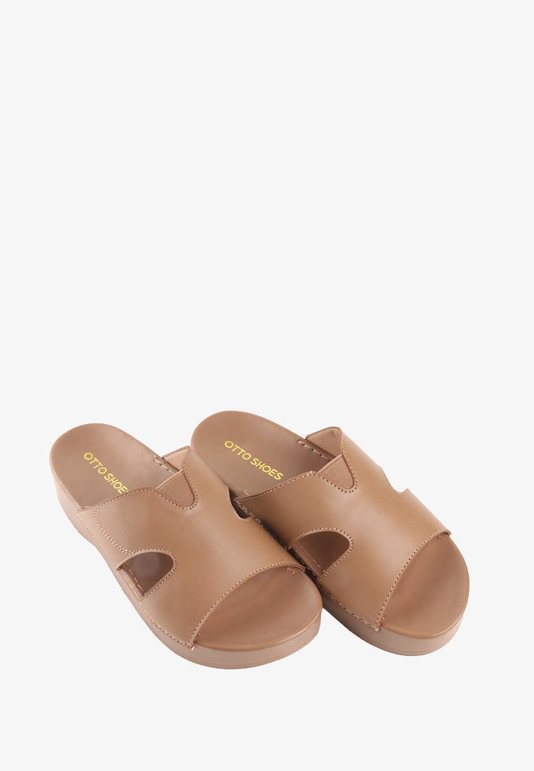 AZRA WIDE STRAP SANDALS