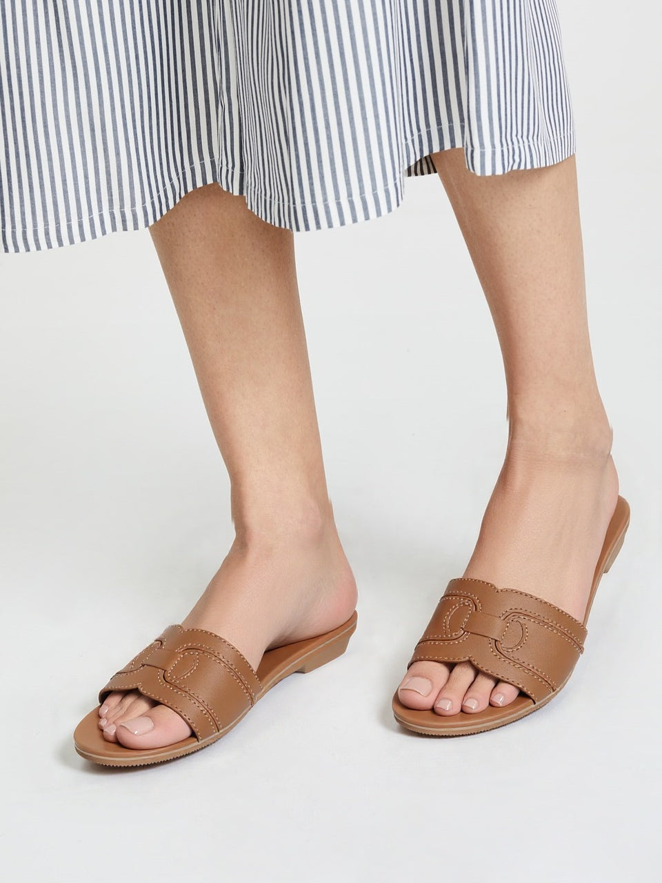 SHUVEE WOMAN SANDALS