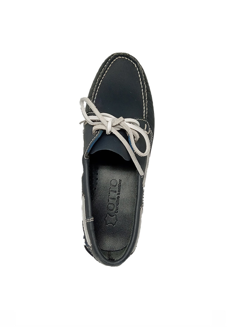 LACE UP BOAT SHOES