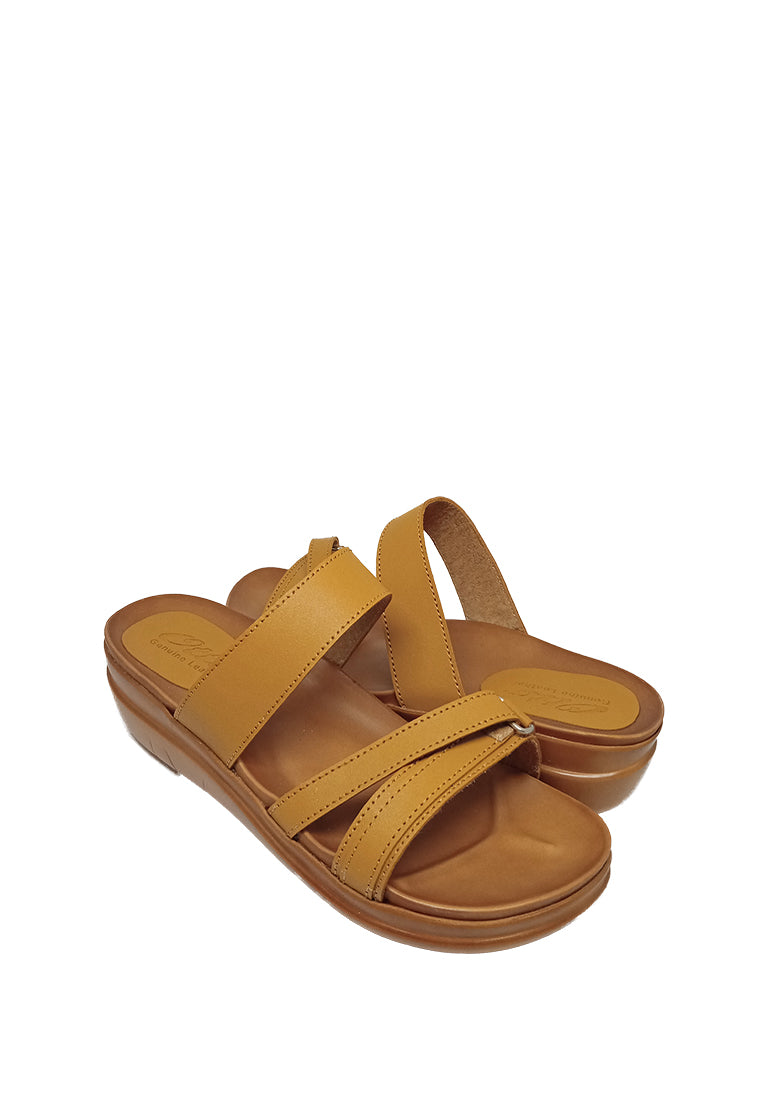 MID WEDGE SANDALS IN MUSTARD