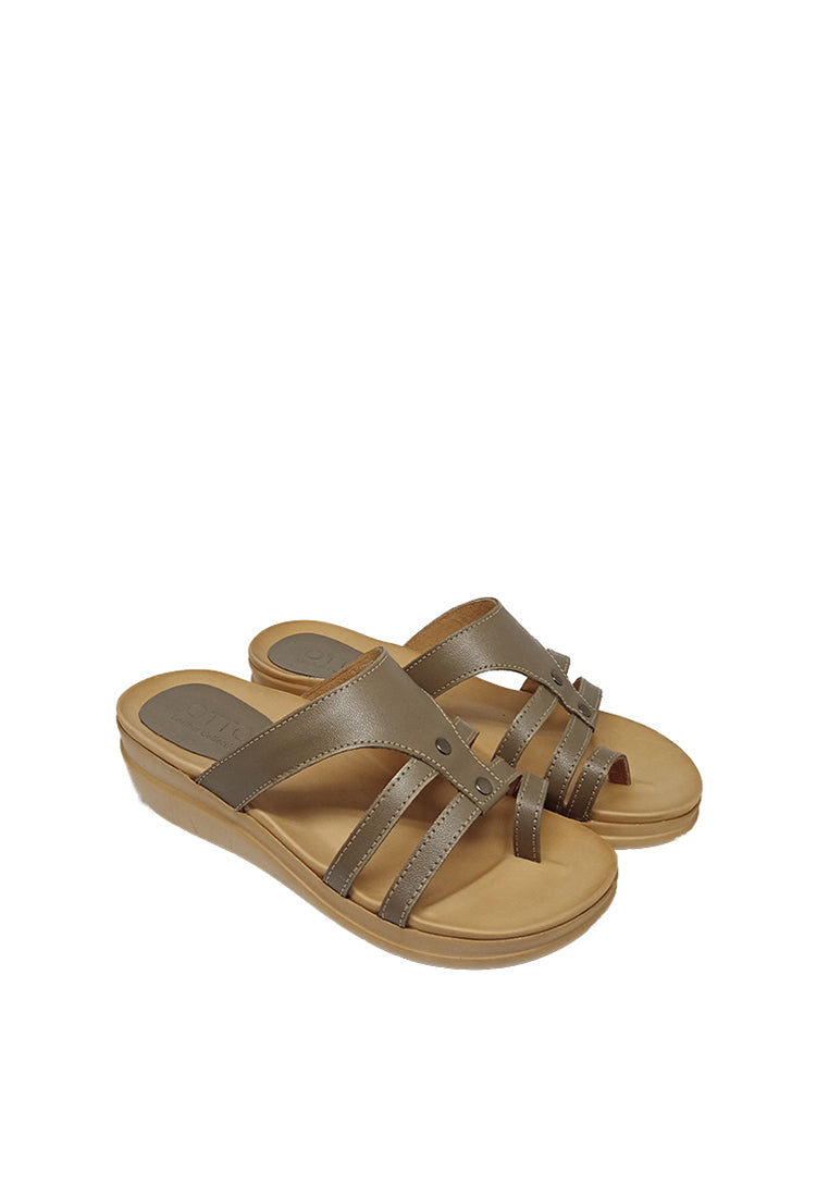 MID WEDGE SANDALS IN TAUPE