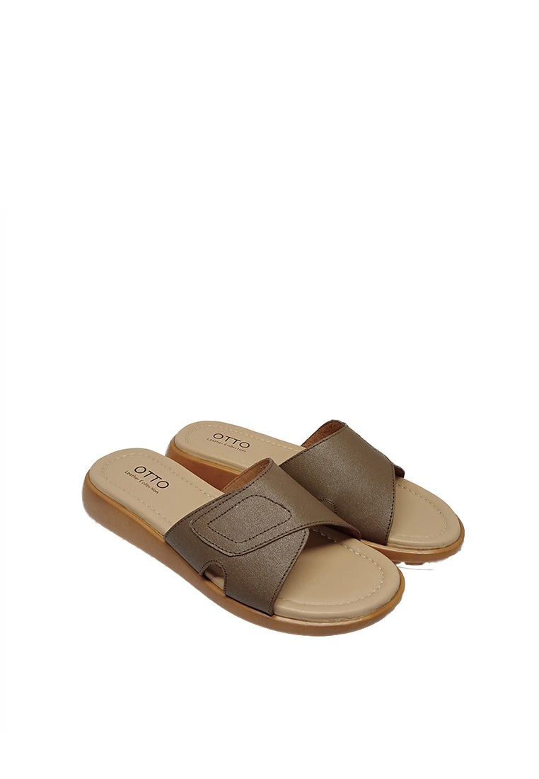 BASIC FLAT SANDALS IN BROWN