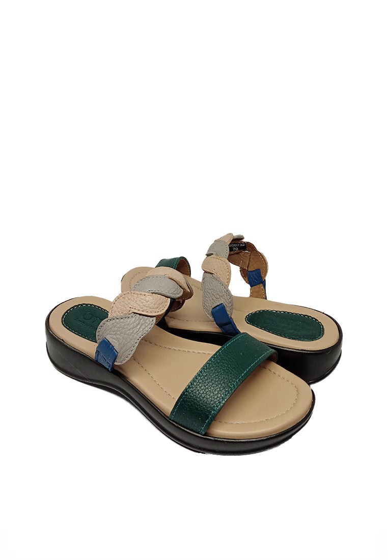 DOUBLE STRAP BRAIDED SANDALS IN GREEN